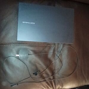 ASUS VivoBook 15 Laptop with Charger